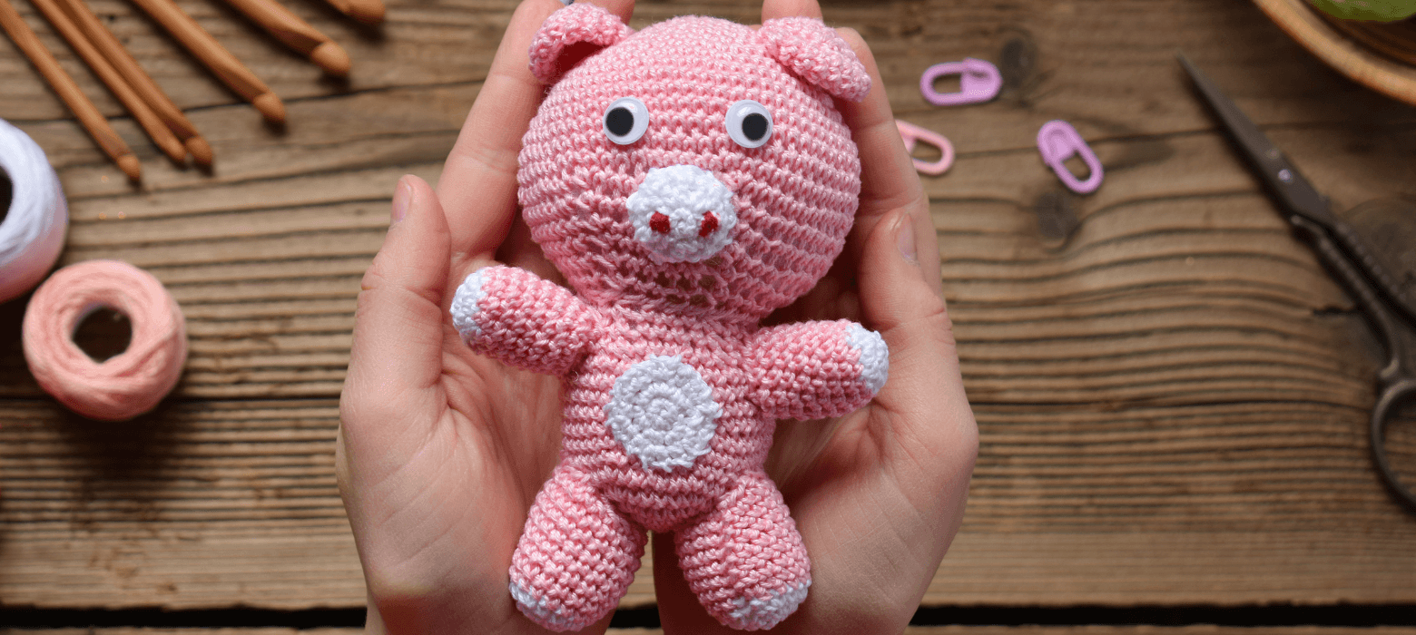 Tejer a crochet - cómo usar relleno de peso en tus muñecos tejidos  amigurumis 